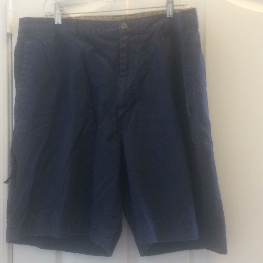 FINAL MARKDOWN Men’s St. John’s Bay Shorts 42
